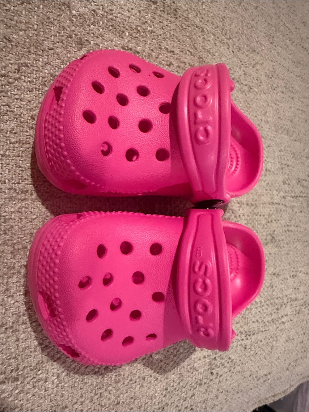 Crocs Baby Classic Clog in Bright Pink size 2/3